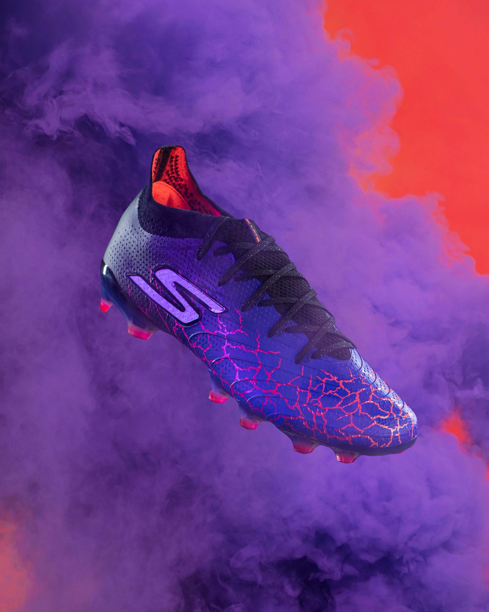 futbolfactory's tweet photo. Skechers Ignite Pack llega para demostrarnos la cara más eléctrica del silo SKX 💜

@skechersfootball ha combinado dos tonos muy relacionados, rosa y morado, que se combinan con el negro para llamar la atención sobre el verde. 

Ya puedes encontrarlas en Futbol Factory 📲 https://t.co/bCtWx7EzKJ