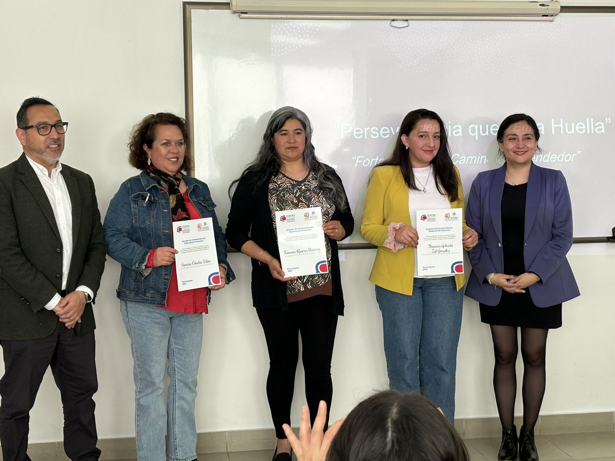 Seremi Economía Los Lagos (@seremieconomiax) on Twitter photo #SemanadelasMipymes| El seremi de Economía, Luis Cárdenas y la directora de <a href="/SCT_LosLagos/">Sercotec Los Lagos</a> Jessica Kramm, participaron en la entrega de certificados a las beneficiarias de la Escuela de Fortalecimiento Empresarial Femenino del Centro de Negocios de Sercotec de Puerto Montt. #SemanadelasMipymes| El seremi de Economía, Luis Cárdenas y la directora de <a href="/SCT_LosLagos/">Sercotec Los Lagos</a> Jessica Kramm, participaron en la entrega de certificados a las beneficiarias de la Escuela de Fortalecimiento Empresarial Femenino del Centro de Negocios de Sercotec de Puerto Montt.