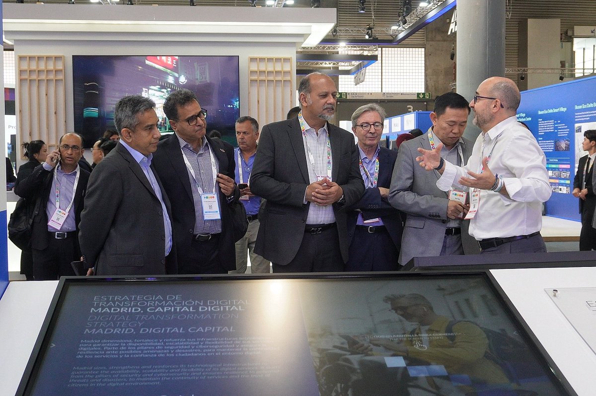 IoTMADLAB's tweet photo. 🗣️ ¡Ven a visitarnos en el stand de Espacio Madrid Capital Digital en el #SCEWC24! 

📍 Estamos en Fira Barcelona Recinto Gran Via | Pabellón 3 - Nivel 0 Stand D90.

#MadridCapitalDigital https://t.co/ShVG6K5Ym0