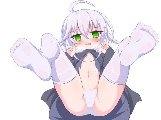 絵765号「マナさん」
昨夜の服従のポーズ差分がちょっと納得いかない感じだったので描き下ろしました。

ついでに服を破いて靴を脱がしました! 