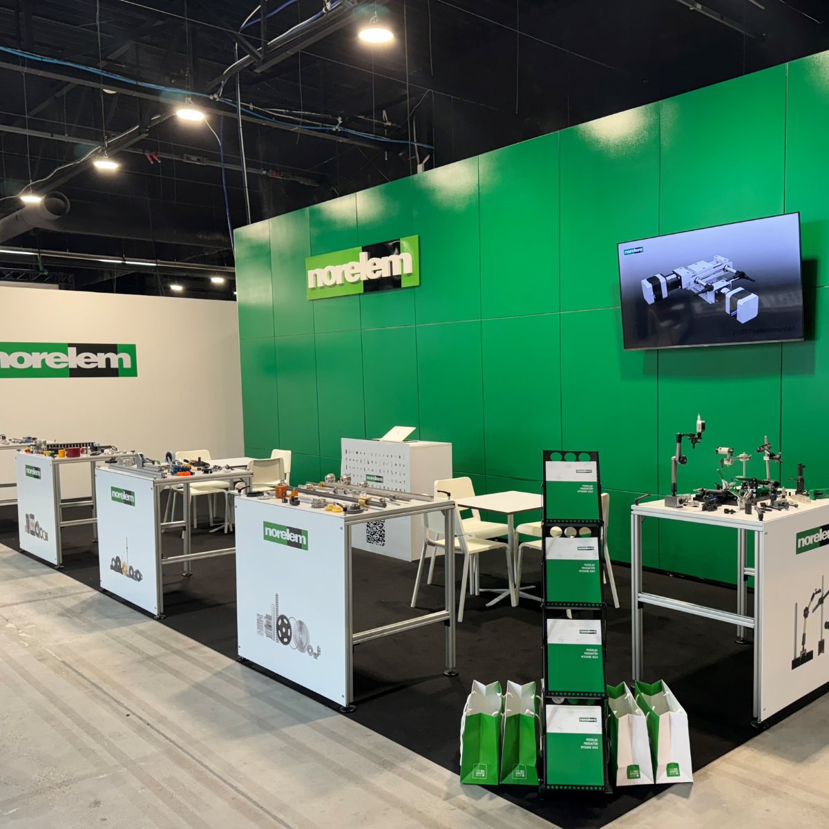 Greetings from Poland ☺️ We are currently at the #WarsawIndustryWeek and are experiencing exciting insights into the latest technologies and developments in the industry.