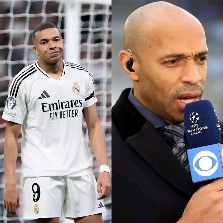 QLFbird's tweet image. Depuis l'arrivé de Mbappe l'équipe est frustré, il n'effectue pas de repli défensif, malgré qui est se pointe sur la ligne médiane, les occasions qu'ont procurent il les gâches tous. L'équipe en a déjà marre de lui. Mettez le banc et vous verrez que l'équipe jouera mieux sans lui