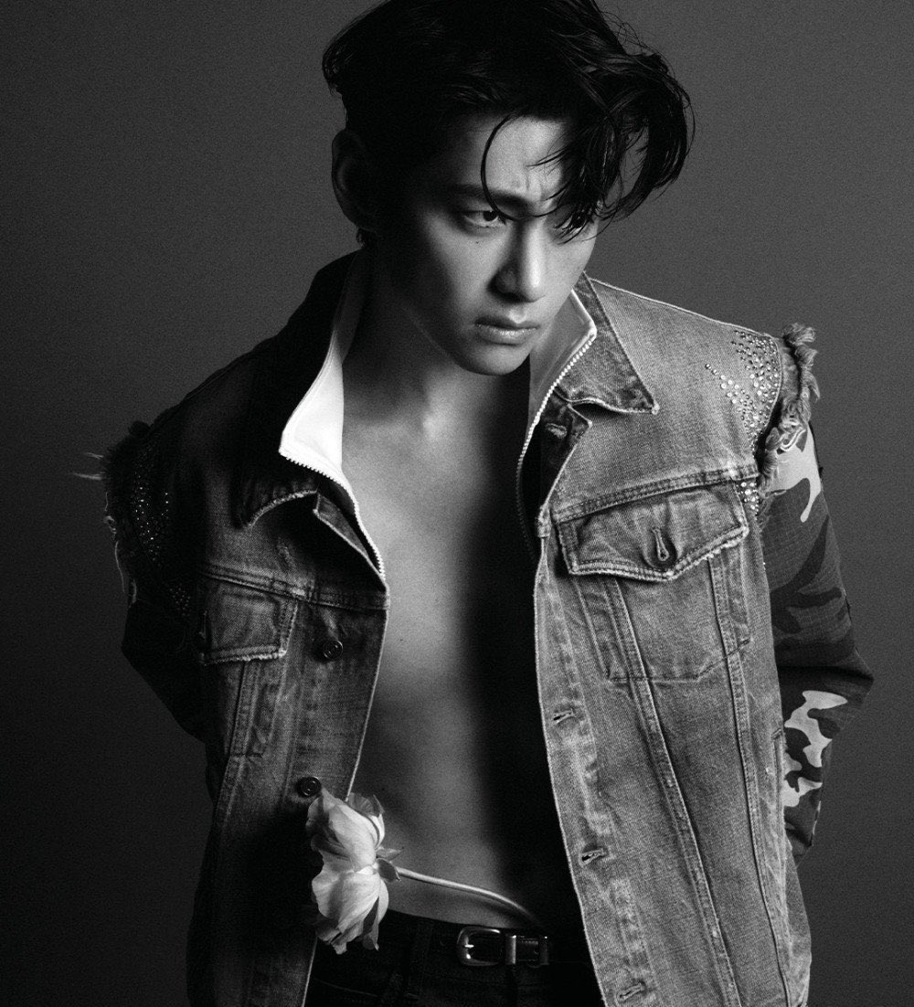 PopBase's tweet image. V announces ‘White Christmas’ featuring Bing Crosby. Out December 6th.