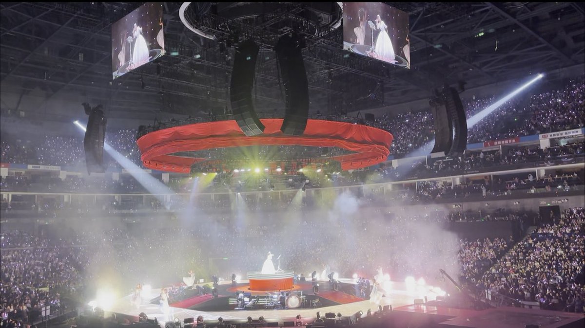 Dearest
Voyage
春よ、来い
SEASONS
の流れはすごく良かったわ💖

バラードヒット曲連発でおぉぉぉって歓声あがってた！！

Dearestはbilibiliライブの時の音源と同じね