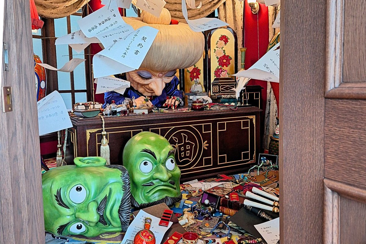 SpaceMagicCon's tweet image. Want to meet Totoro, or peek inside Howl&apos;s Moving Castle? Which Ghibli creation would you visit first? 
reactormag.com/disembodied-mo…