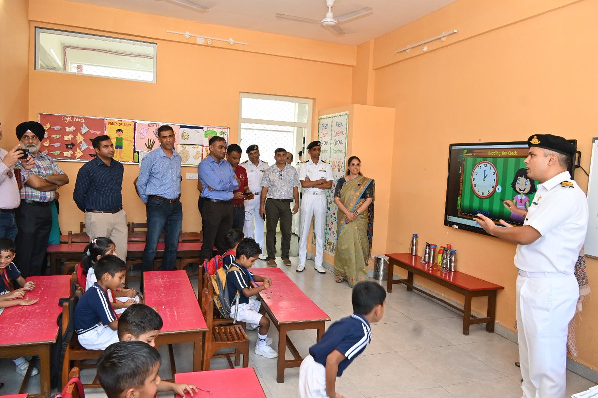 IN_NKGMumbai's tweet image. Delegates attending #SCW24/2 explored vibrant, engaging facilities at #NKGColaba! The school showcased innovative spaces designed for young minds featuring #SmartClassrooms, a hands-on #TrafficPark, a thrilling #ObstacleCourse! &amp;amp; a walk-in #Aviary #FutureReady #InspiringEducation