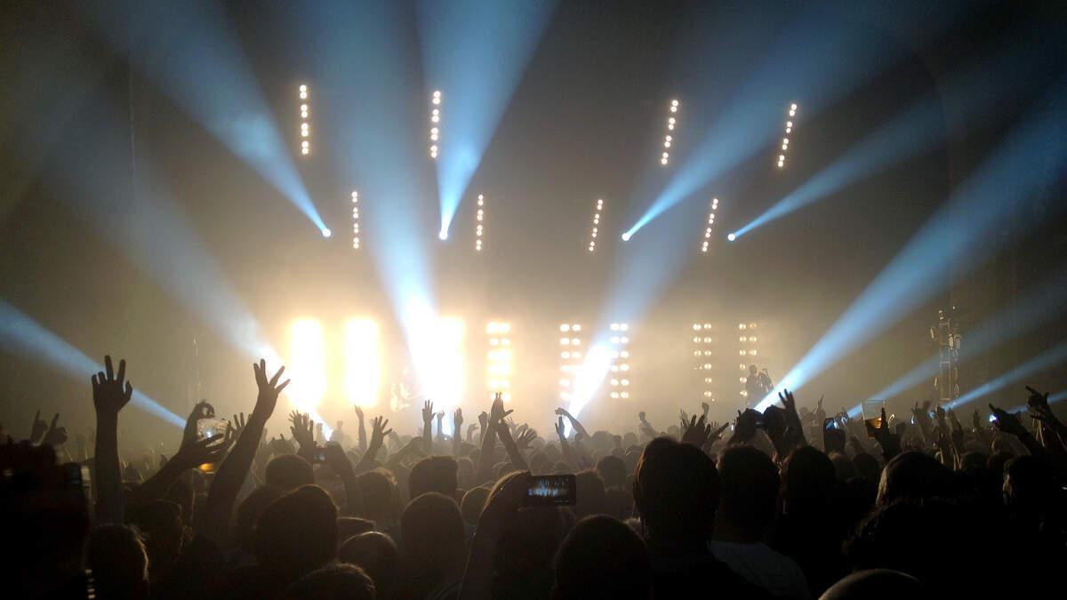 Here's Why Your Brain Prefers Live Music to Prerecorded | Kix Country 92.9 | Amy James kixcountry929.iheart.com/featured/amy-j…