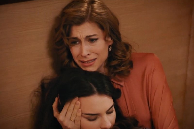 katrin_benson's tweet photo. always there to hold her baby in the darkest times 😭❤️‍🩹
#mafin https://t.co/kcX1V9vmoV