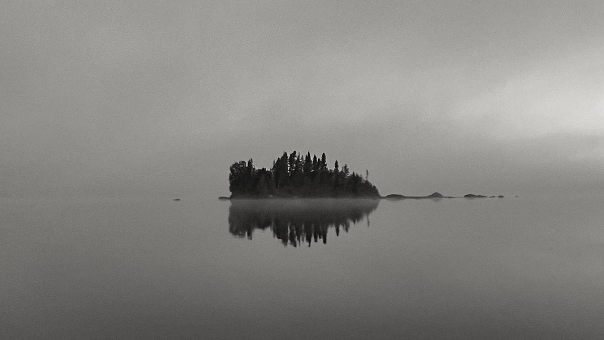 FriendsBWCAW's tweet image. We won't mince words. The reelection of Donald Trump is a disaster for the Boundary Waters. This is not hyperbole. This is not a case of Trump-Derangement Syndrome. This is based on Trump’s campaign promises and attacks he has already made on the Boundary Waters.🧵
📸 Alli Faricy