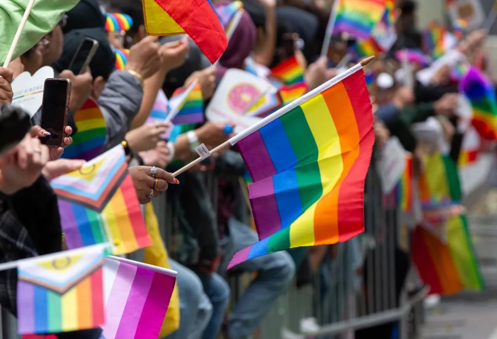GenderChamp_M's tweet photo. California voters passed Proposition 3, which enshrines the right to marry into the state’s constitution. While same-sex marriage is already legal, Prop. 3 ensures that LGBTQ+ couples can continue to marry even if the U.S. Supreme Court overturns landmark cases. #GSEI #EQUALITY https://t.co/3U7aGcu36g