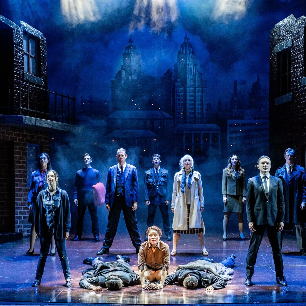 FairyPowered's tweet photo. #REVIEW
#5* for Blood Brothers at Kings Theatre, Southsea
“A sensational masterpiece”
https://t.co/rAWntsxvfG
#bloodbrothers #WillyRussell #BillKenwright #BobTomson #SeanJones #JoeSleight #VivianneCarlyle #ScottAnson #kingstheatresouthsea #fairypoweredproductions https://t.co/TlAxqm4jnf