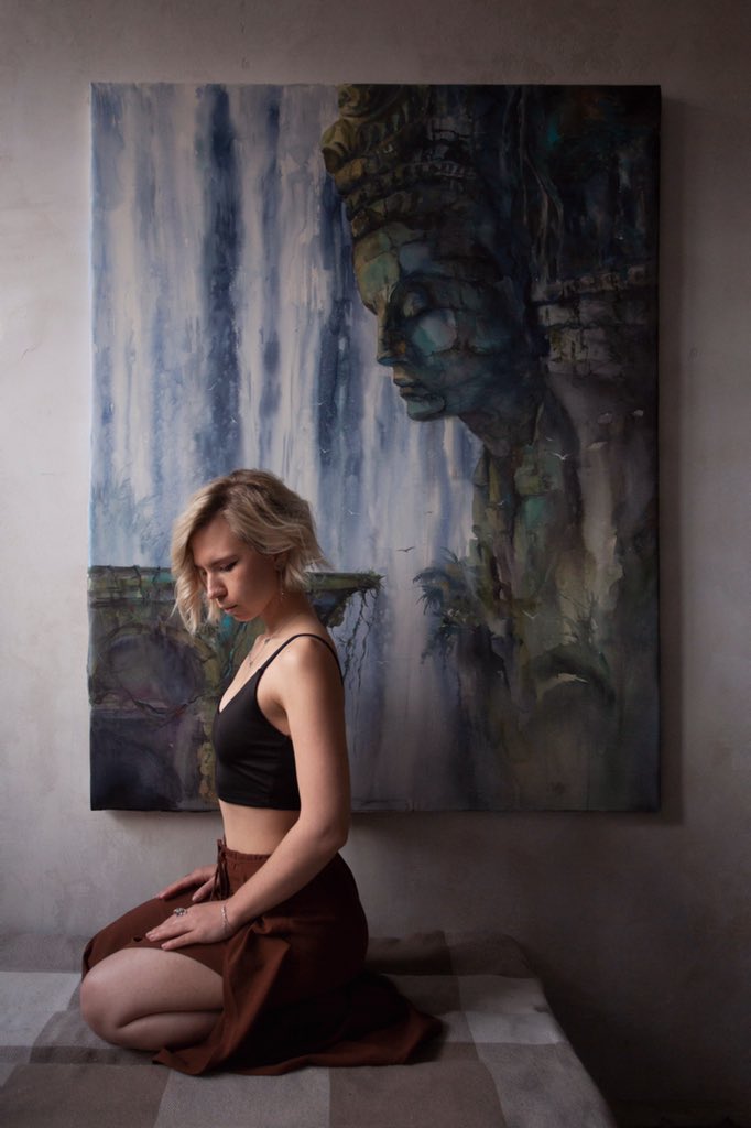 Everything is inside us 🖤

We are so eager to find answers outside, expecting approval from others. 

But we forget that inside each of us there is a divine soul that speaks to us every day. 
As soon as you hear its voice, the world will open up to you in a new way

Good night🔮