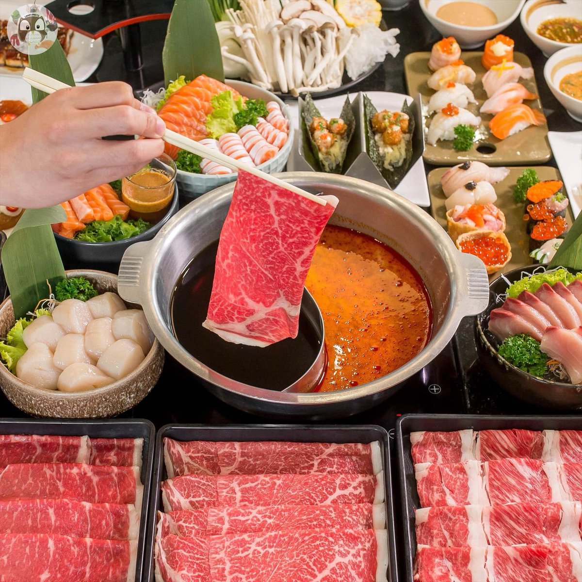 foodblogbkk's tweet photo. บุฟเฟต์ชาบูที่มีซูชิดีๆในเรทนี้มีไม่กี่ร้าน หนึ่งในนั้นต้องยกให้ที่นี่ Masaru Shabu&amp;Sushi ร้านประจำ กินนับครั้งไม่ถ้วน!😋 ปลาสด คุณภาพดี ตอนนี้มีโปรซาชิมิโฮตาเตะกับฮามาจิไม่อั้น เลิฟมาก อาหารไวไม่กั๊กของ ของหวานอร่อยมาก แนะนำเลย @aroii https://t.co/HAAaayQ2It