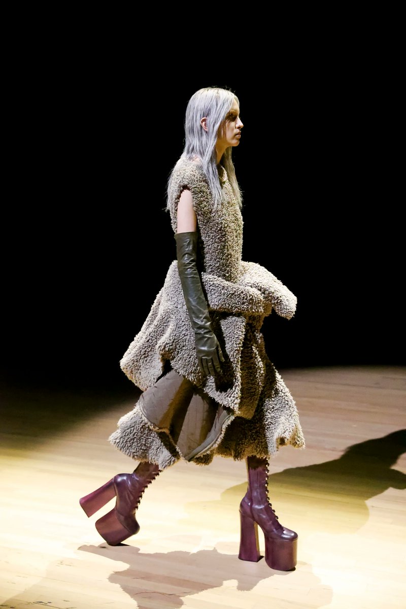 _joulian_'s tweet photo. marc jacobs ss 2023 rtw https://t.co/IkdTHm1ShZ