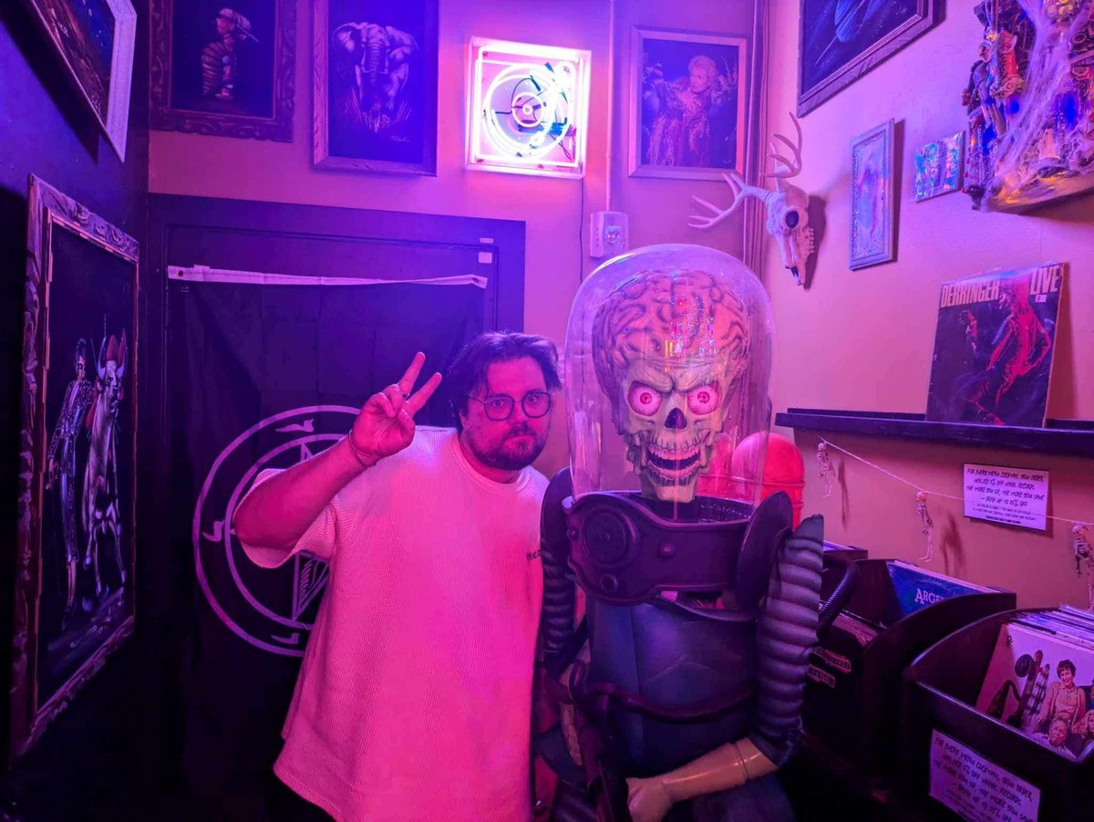 androids dungeon radio (@adsfradio) on Twitter photo TONIGHT 7PM MST - 1-800-ILIA E014 LIVE ON YOUTUBE FT <a href="/imnotilia/">skeleton jones</a> AND GUESTS
YOUTUBE.COM/@ADSFRADIO TONIGHT 7PM MST - 1-800-ILIA E014 LIVE ON YOUTUBE FT <a href="/imnotilia/">skeleton jones</a> AND GUESTS
YOUTUBE.COM/@ADSFRADIO