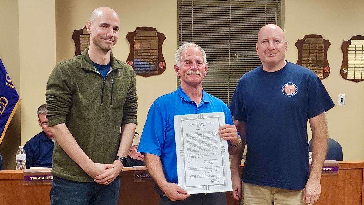 BushnellBasinFD's tweet image. BBFD presented David Patt with his exempt papers last night. Thank you for your five years of service, David!