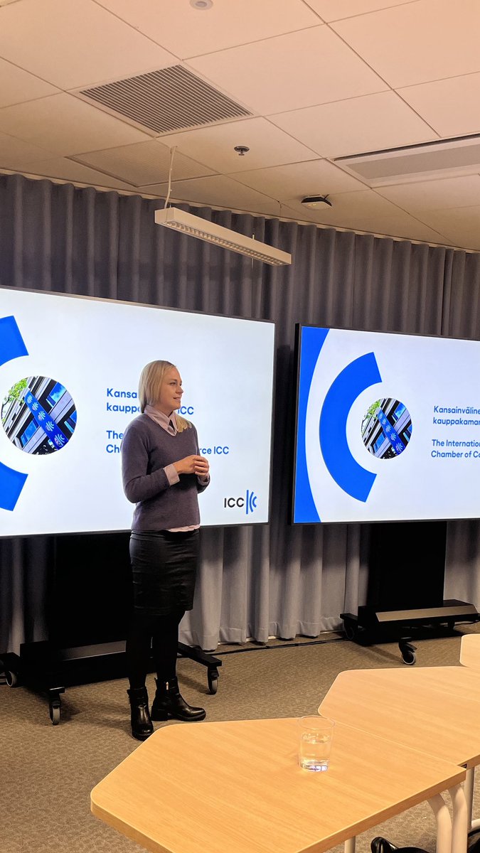 Ulkoministeri ⁦<a href="/elinavaltonen/">Elina Valtonen</a>⁩ analysoi tuoreeltaan Yhdysvaltain presidentinvaalien tulosta ⁦<a href="/IccFinland/">ICC Finland</a>⁩  tilaisuudessa Kauppakamaritalossa. #usavaalit #presidentinvaalit #ulkopolitiikka