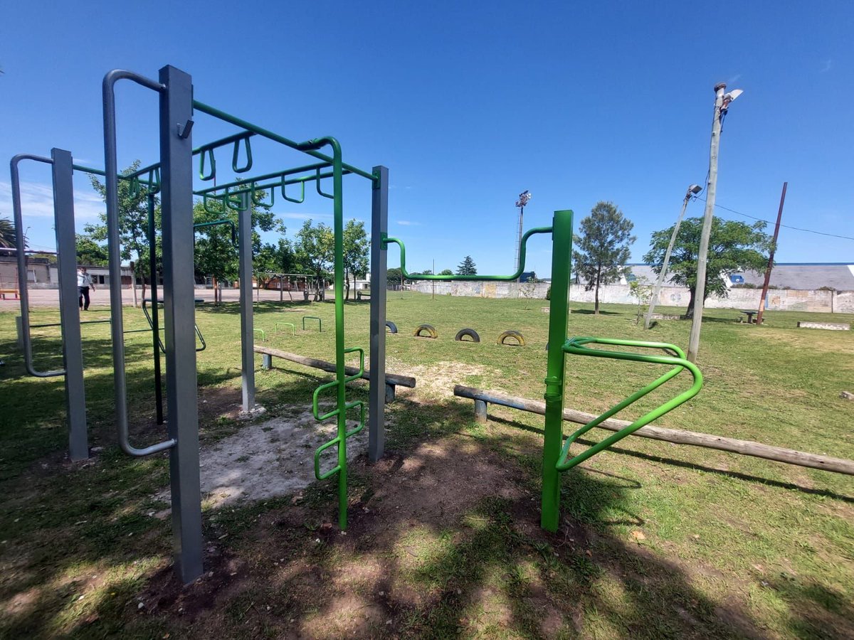 El Subsecretario Nacional del Deporte Enrique Belo, el director de Territorio Dr. Mauricio Baubeta y autoridades departamentales inauguraron un nuevo parque de Calistenia en la Plaza de Deportes Nº1 de Minas.