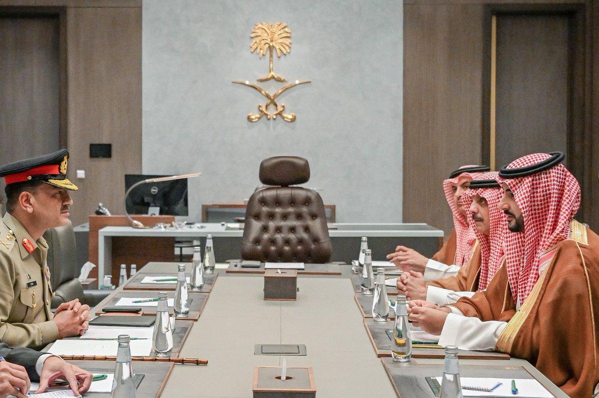 Met with Pakistan’s Chief of Army Staff, General Asim Munir. During the meeting, we reviewed the historic relations between our brotherly countries and explored ways to further strengthen our strategic defense cooperation. We also discussed several topics of mutual interest.