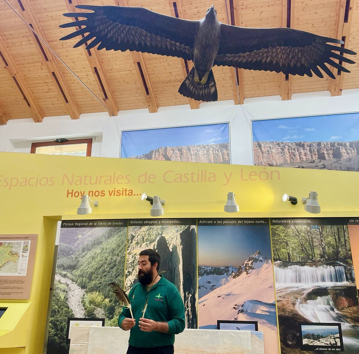 En la jornada de ayer pudimos disfrutar de la Casa del Parque Hoces del río Riaza y su preciado entorno. Aprendimos sobre la geología, fauna y flora del lugar y el respeto a la naturaleza.
#escuelaruralescuelagenial #ods #medioambiente #educarenlanaturaleza #centrosCyL