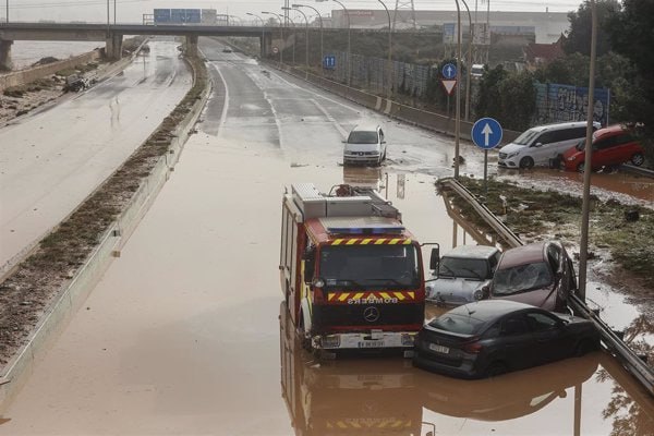 ELASindikatua's tweet photo. ELA muestra su solidaridad con las víctimas de la #DANA, pero no respaldará actos conjuntos con las patronales

https://t.co/i4XwP7Tncc https://t.co/Lzs70YCnhl