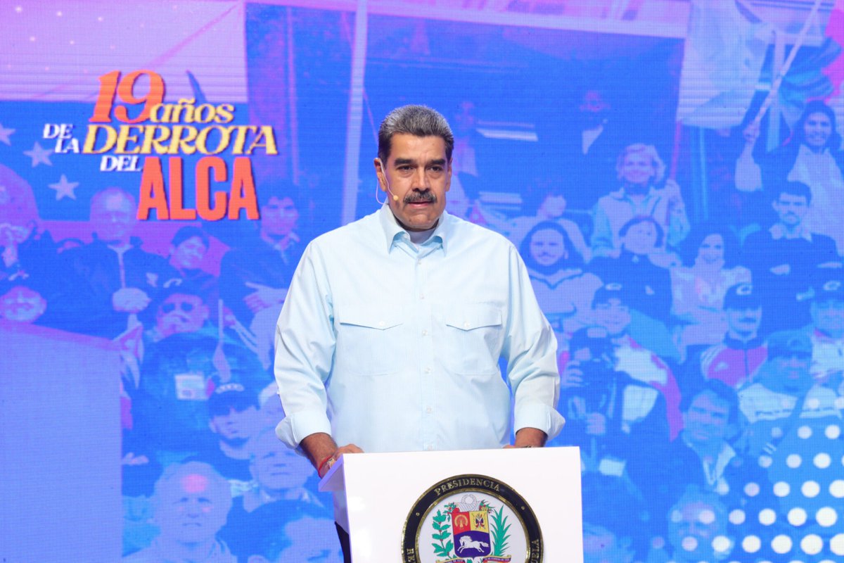 incretoficial's tweet photo. El presidente de la República Bolivariana de Venezuela, Nicolás maduro, celebró los 19 años del inicio de la batalla contra la amenaza de colonización denominada Área Libre de Comercio de las Américas (ALCA).

https://t.co/TjU2yRc7we https://t.co/FdYg67aiI0