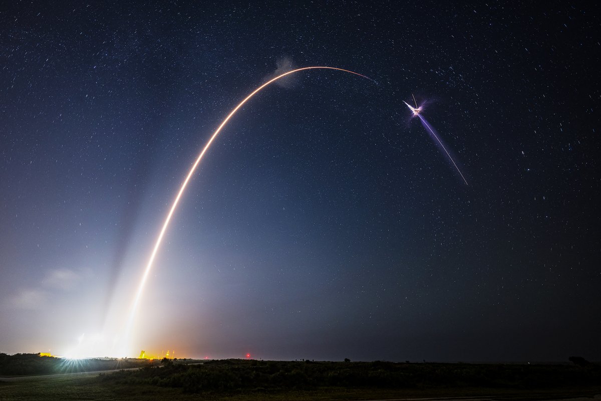 NASAJohnson's tweet photo. Package delivered 📦

#ICYMI: @NASA’s @SpaceX CRS-31 mission successfully arrived at the @Space_Station delivering over 6,000 pounds of science, supplies, and hardware. 

The spacecraft will stay docked to the orbiting laboratory for about one month before splashing down and returning critical science and hardware to teams on Earth.