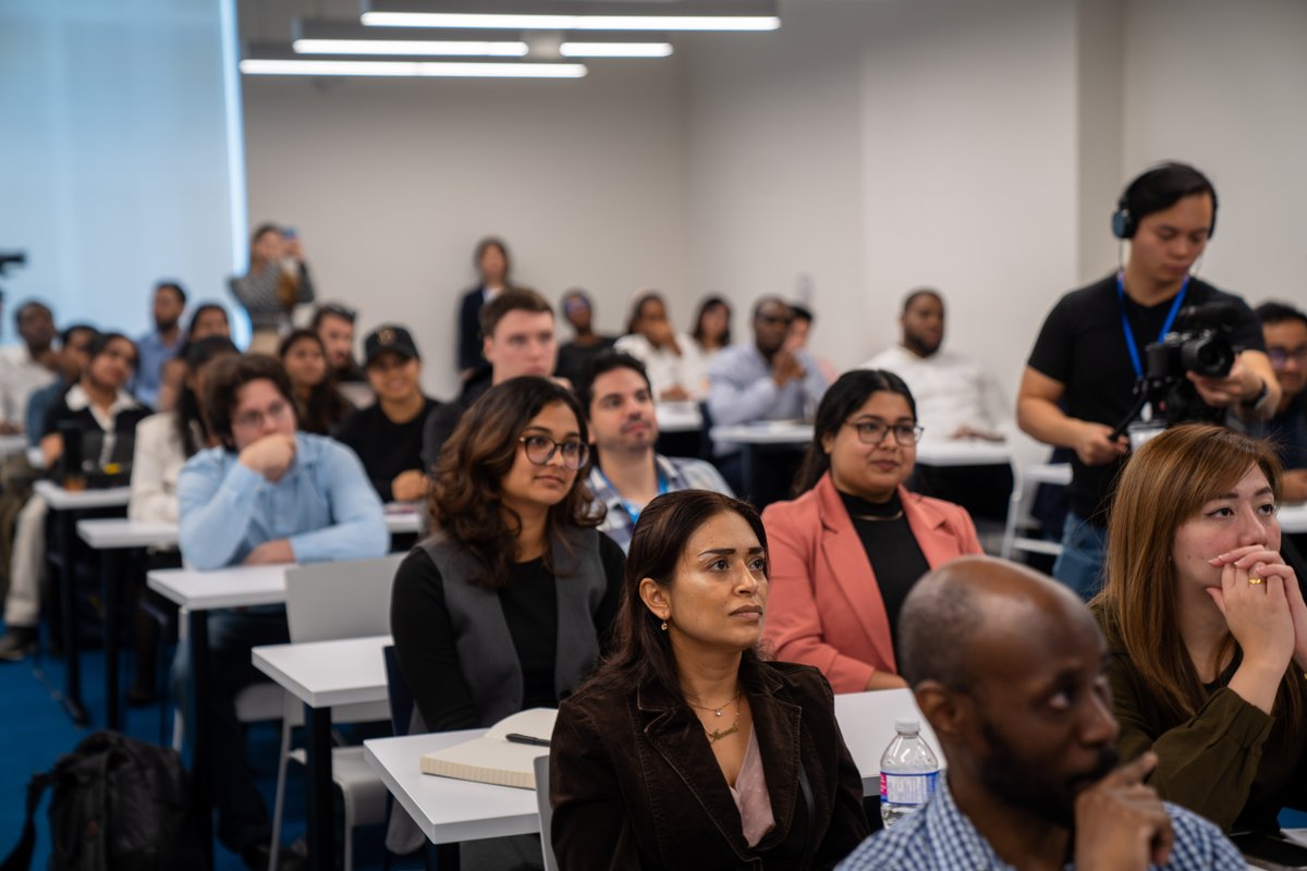 NiagaraToronto's tweet photo. NCT students had an amazing experience at the GUS Canada Colleges Career Fair! They met industry leaders, explored job opportunities, and got a glimpse into their future careers. 🙌💙

#NiagaraCollegeToronto #GUSCanadaColleges #CareerFair #NCT #Toronto #Canada #JobFair https://t.co/gW1ooCTNiu