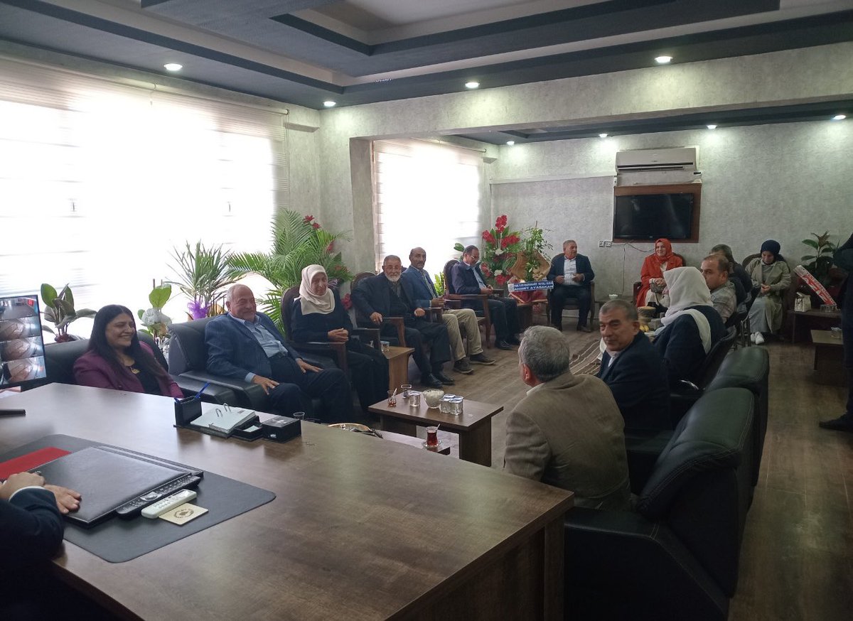 Güler KAMA İZOL (@gulerkamaizol) on Twitter photo Ak Parti Hilvan İlçe Başkanı olarak atanan @SEtoprak_ Başkanımıza hayırlı olsun ziyaretinde bulunduk. Başkanımıza ilgi ve alakasından ötürü teşekkür eder, görevinde başarılar dilerim.
<a href="/RTErdogan/">Recep Tayyip Erdoğan</a> <a href="/erkankandemir/">Erkan Kandemir</a> <a href="/Akparti/">AK Parti</a> <a href="/Akparti_hilvan/">AK PARTİ HİLVAN</a> Ak Parti Hilvan İlçe Başkanı olarak atanan @SEtoprak_ Başkanımıza hayırlı olsun ziyaretinde bulunduk. Başkanımıza ilgi ve alakasından ötürü teşekkür eder, görevinde başarılar dilerim.
<a href="/RTErdogan/">Recep Tayyip Erdoğan</a> <a href="/erkankandemir/">Erkan Kandemir</a> <a href="/Akparti/">AK Parti</a> <a href="/Akparti_hilvan/">AK PARTİ HİLVAN</a>