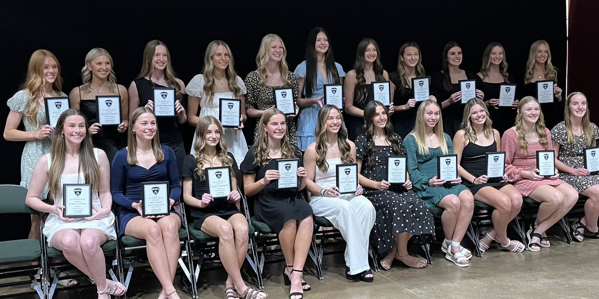 Holy Family Volleyball tweet media