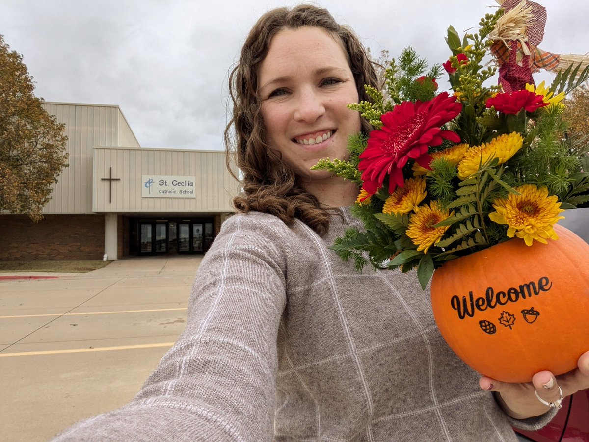 abbileebooks's tweet image. I visited St. Cecilia yesterday for my first school author visit! One class went on a mock #geocache hunt before my visit &amp;amp; I received a beautiful arrangement of flowers. Thank you to the staff for making me feel so welcome &amp;amp; for sharing Layton's story w/ your students!