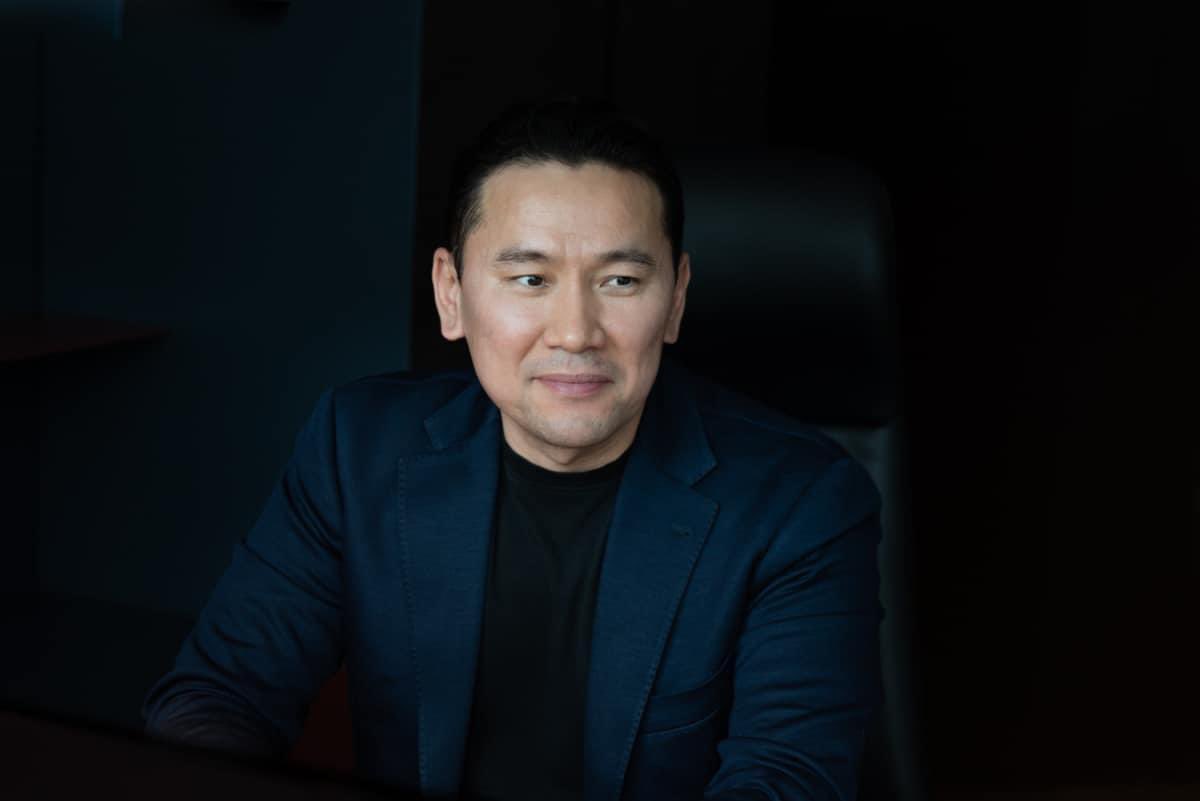 Америкт Трамп яллаа…
Монголд Түвшээ яллаа…