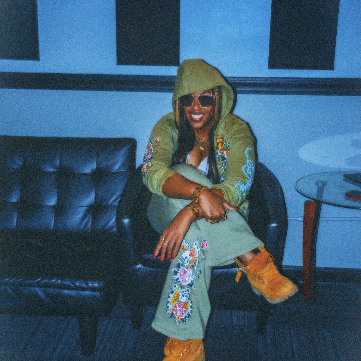 SwankPR's tweet image. #ClientContent:🚨 Check out these dope #BTS Shots of our client @AshleeBANKZ at the #Studio 🎧 Be on the lookout 👀 for her album release #GoToHell🔥 🔥 🔥 

#swankpr #ashleebankz #albumrelease #chicagoartist #chicagopr #publicrelations