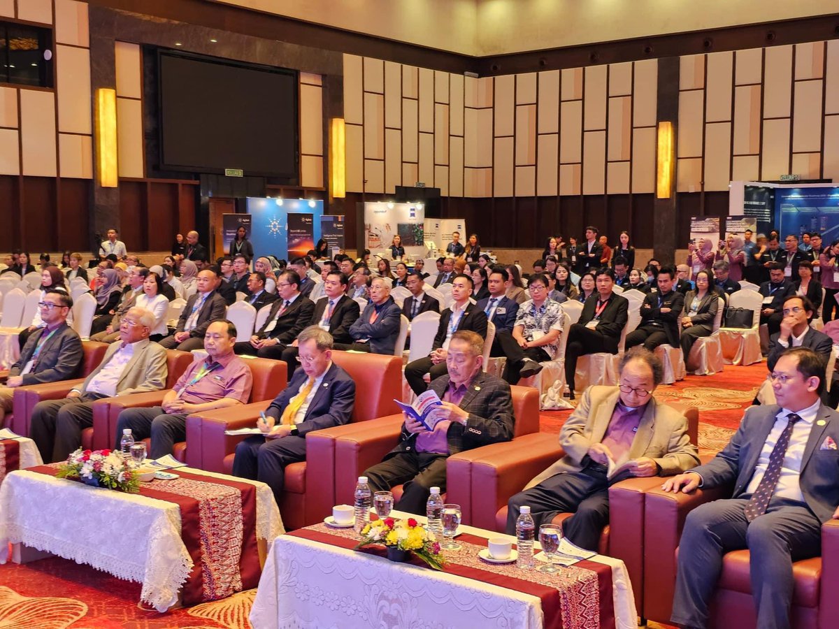 simkuihian's tweet image. The 2nd Sarawak Research And Development Council (#SRDC) Symposium 2024

dayakdaily.com/sarawak-resear…

SRDC set up in 2019 under MEITD Sarawak.  Had taken photo of their incredible progress and shared in the post, under Dr Peter Morin Nissom, Dr Ivan Yap and the energetic young team.