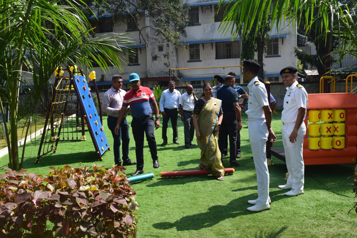 IN_NKGMumbai's tweet image. Delegates attending #SCW24/2 explored vibrant, engaging facilities at #NKGColaba! The school showcased innovative spaces designed for young minds featuring #SmartClassrooms, a hands-on #TrafficPark, a thrilling #ObstacleCourse! &amp;amp; a walk-in #Aviary #FutureReady #InspiringEducation