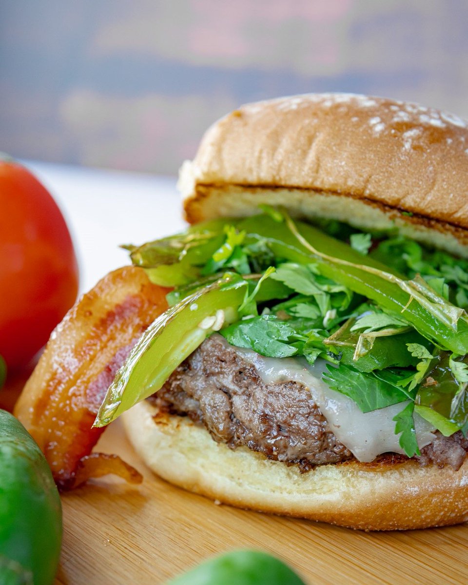 usegg's tweet photo. Biting into brunch with a burst of heat โ jalapeรฑo burger goodness! ๐ฅ๐
#USEgg #JalapeรฑoBurger #BringTheHeat #SpicyAndTasty #ArizonaBrunch https://t.co/8xVHFDjRE3