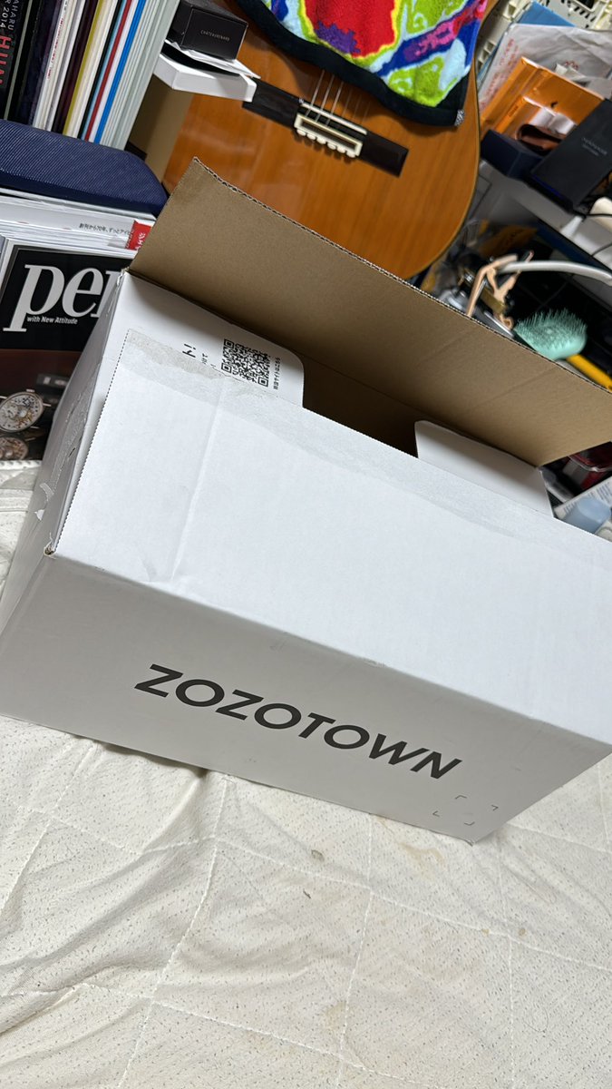 来たよ来たよ、白箱^_^
何かいつもと色が違うな〜
って思ってたんですよ
幸福の黄色…ではなく白でした
また送ってもらいますね #ZOZOWEEK箱CP