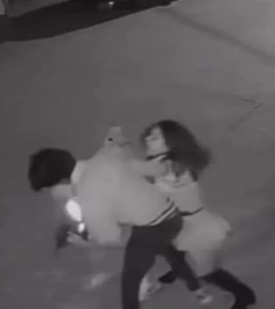 Devesa_News's tweet photo. Christian Rojas de 24 años, estudiante de Medicina del @ICEST_AC 

Golpeó como todo un COBARDE a Mariana, quien puede perder el ojo, esto fue la noche de #Halloween
#JusticiaParaMelanie

Los medios de comunicación y la sociedad en general debemos seguir de cerca este caso. https://t.co/MkIMinli8n