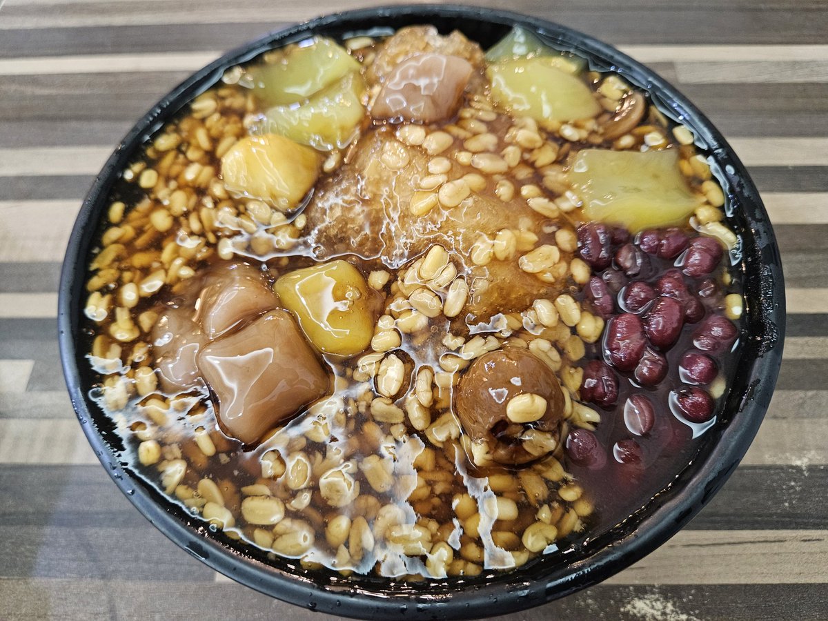 當
甜食的口感
可以
減緩痛苦感 、提升愉悅感時……
虛榮感、期待感、療癒感
也似乎都不再是那麼重要了

#日常生活 #拾遺有感 #立冬