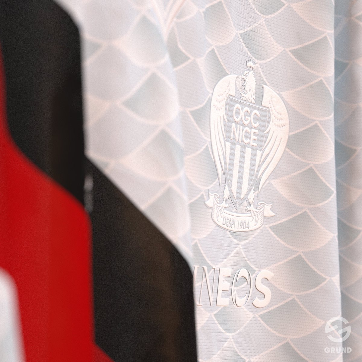Sithuralom's tweet photo. OCG Nice x Le Coq Sportif 120-year anniversary concept shirt by @Sithuralom 

A sash design evoking the club's kits from early 70s, featuring seamless pattern of the sea element of the Coat of arms of Nice.

#OCGNice #conceptkit #kitdesign https://t.co/xfi0koViT5