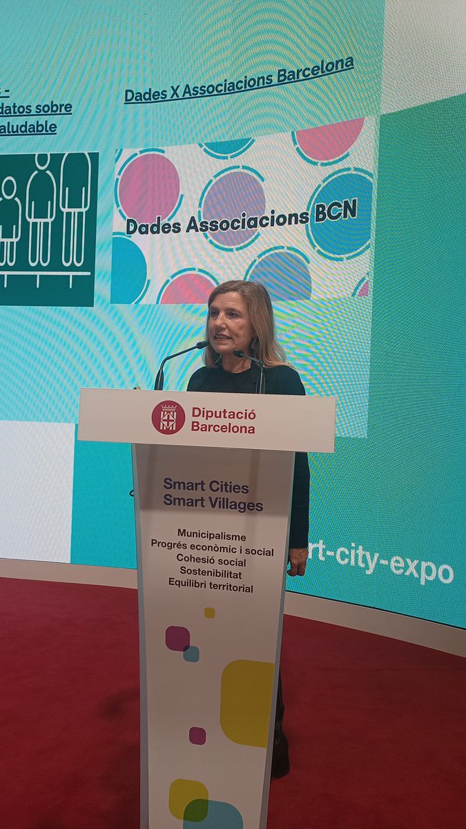 iopendatabcn's tweet image. La directora d&apos; @IOpenData, @lourdesmunoz  presenta el ranquing #50Datasets per la reutilització efectiva de dades obertes i per transforma-les en valor public i social. El recurs dels 50 Datasets quedara obert per a que sigui reutilitzable per a tothom