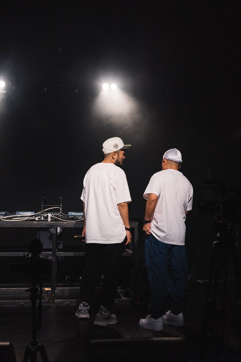 djsaat's tweet photo. リハーサルでドゥーラグする芸人は1人しかいない @chocopla_matsuo 
📸 @_24young_ 
#GROWINGWORLD https://t.co/yz4vNfrkeG