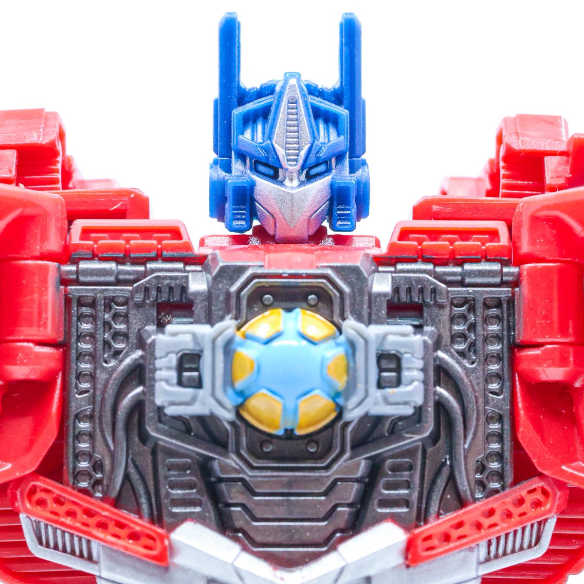 tftoy_pics's tweet photo. “I will never stop fighting for our freedom.”

At least his small noggin’ gives the illusion of a big axe. 

📸 Transformers Studio Series Gamer Edition Optimus Prime https://t.co/q9rAVMrAlg