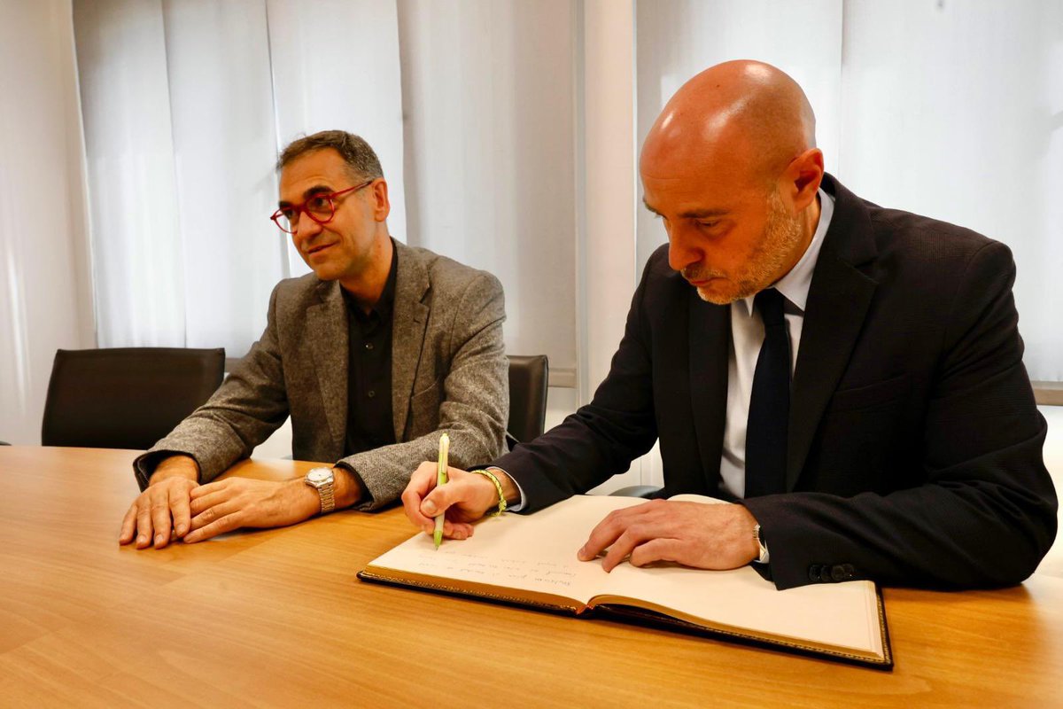 Reunió amb alcaldes i alcaldesses del <a href="/consellvallesoc/">Vallès Occidental</a> per coordinar les accions d’ajuda a la comunitat valenciana afectada per la DANA i la solidaritat dels veïns/es dels seus municipis.

Cal vehicular-la de forma ordenada per no entorpir les feines de recerca i reconstrucció.