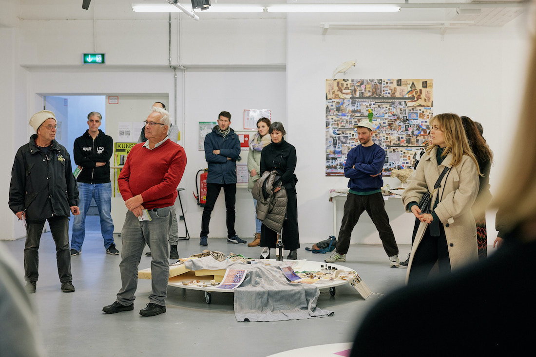#Anzeige 🎨🆘 Münchner Kunst in Gefahr! Bei den letzten Open Studios in der PLATFORM am 9./10. November zeigen Künstler*innen ihre Werke und setzen ein starkes Zeichen gegen Kulturkürzungen. Mehr erfahren👇
mucbook.de/letzte-chance-…