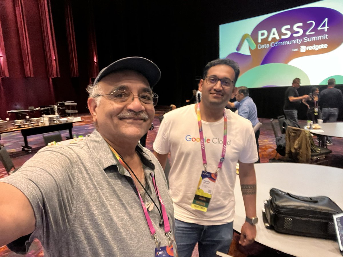 pareshmotiwala's tweet image. #sqlfamily #sqlselfies @PASSDataSummit @way0utwest