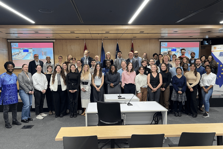 ulaval_droit's tweet image. 🌍⚖ La Faculté de droit est fière d'avoir été l’hôte de la 13e École d’automne en droit de l’UE et du colloque international «Les Ateliers Schuman», qui se sont déroulés du 28 octobre au 1er novembre.
fd.ulaval.ca/actualites/lec…