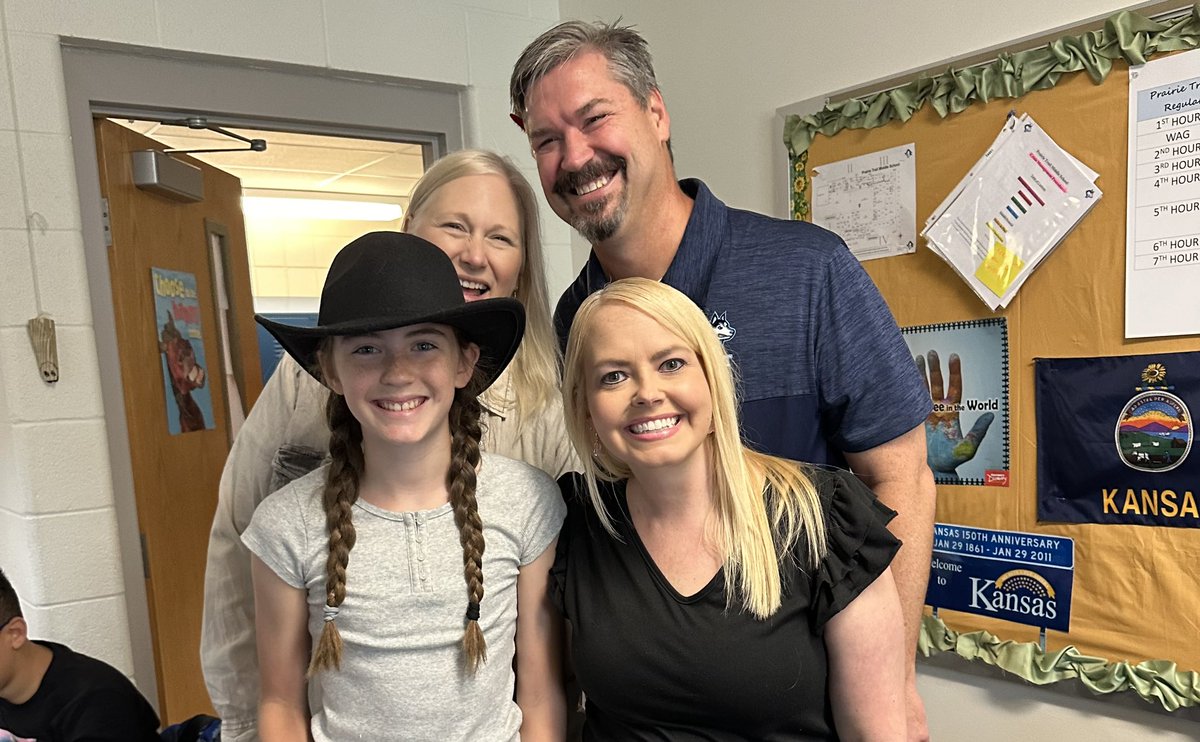 Congrats to Kinsley, a 7th grade Husky of the Quarter winner!! 
<a href="/BMellenPRT/">BMellenPRT</a> <a href="/jenstoskopfPRT/">jenniferstoskopfPRT</a> <a href="/DrJonesPRT/">Dr. Jenna Jones</a> <a href="/PRT_Huskies/">Prairie Trail</a>