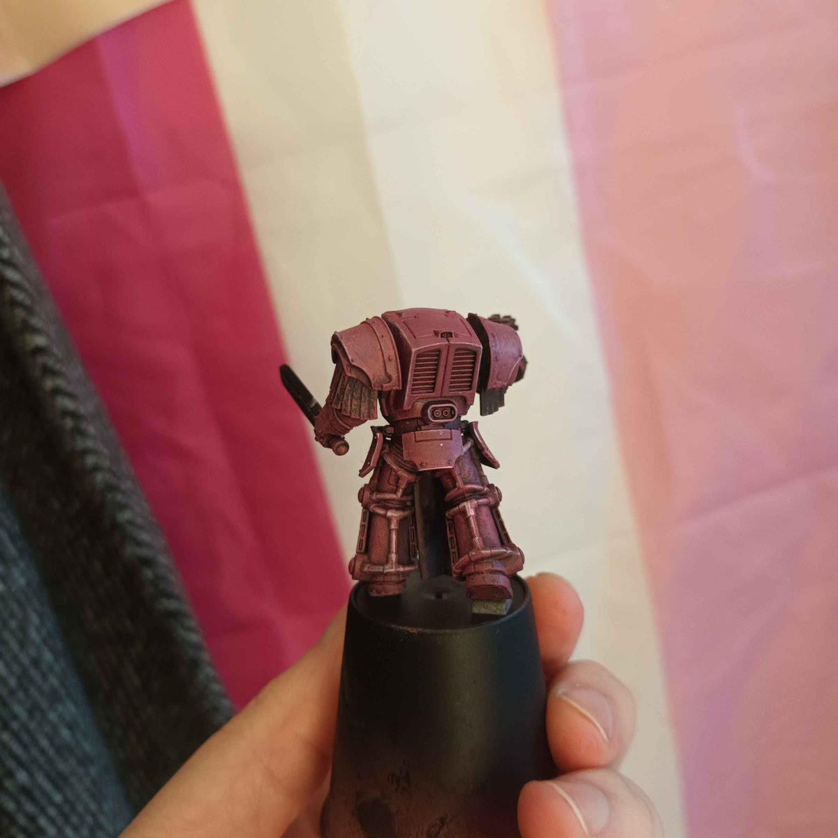 MonroeTempleton's tweet photo. @warhammer Maybe not as elaborate as others here, but I had a lot of fun taking the Mini of the Month Deathwing, slapping on some Cataphractii arms and regular Termi bits, and painting him up with pinks (and soon, yellow on the tabbard!) - a unique sergeant for my Terminators ^-^ https://t.co/sFRKCeJTEq
