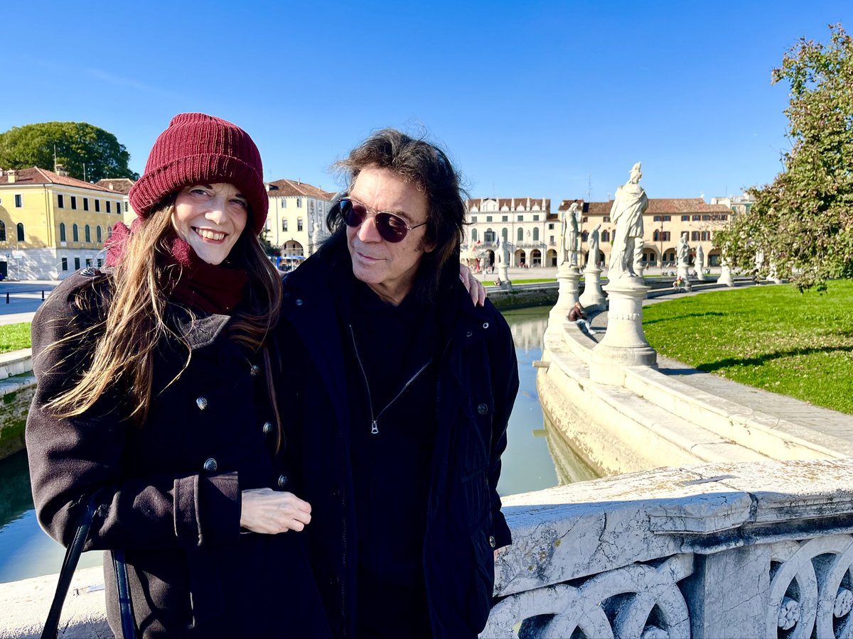 Steve Hackett tweet media